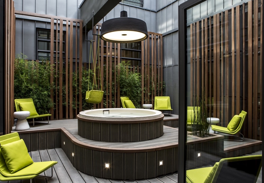 Le cinq codet : le nouvel hôtel chic àparis Deco jacuzzi interieur