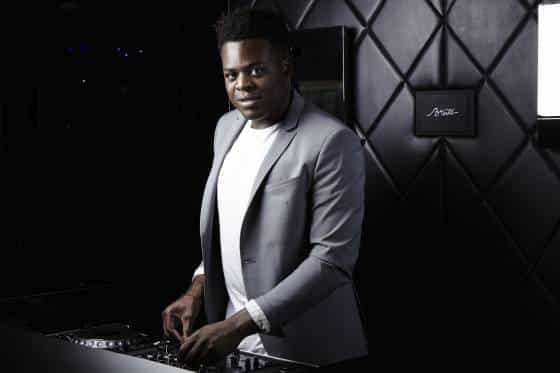Toni Vegas qu'on retrouvera régulièrement derrière le DJ booth © DR
