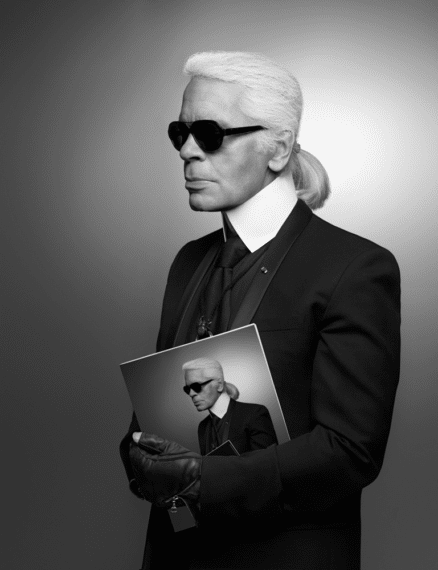 Karl Lagerfeld Autoportrait 2013 • Impression jet d’encre noir et blanc sur papier Fabriano • 50 x 70 cm © 2015 Karl Lagerfeld