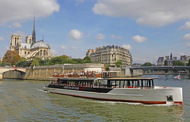 Embarquez pour une croisière sur la Seine avec Les Vedettes de Paris