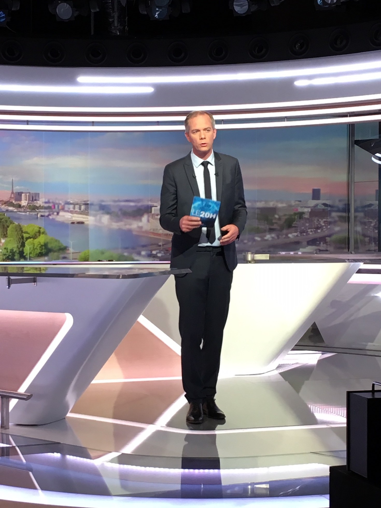 Dans les coulisses du JT de 20h de TF1 avec Julien Arnaud • Mon Paris Joli